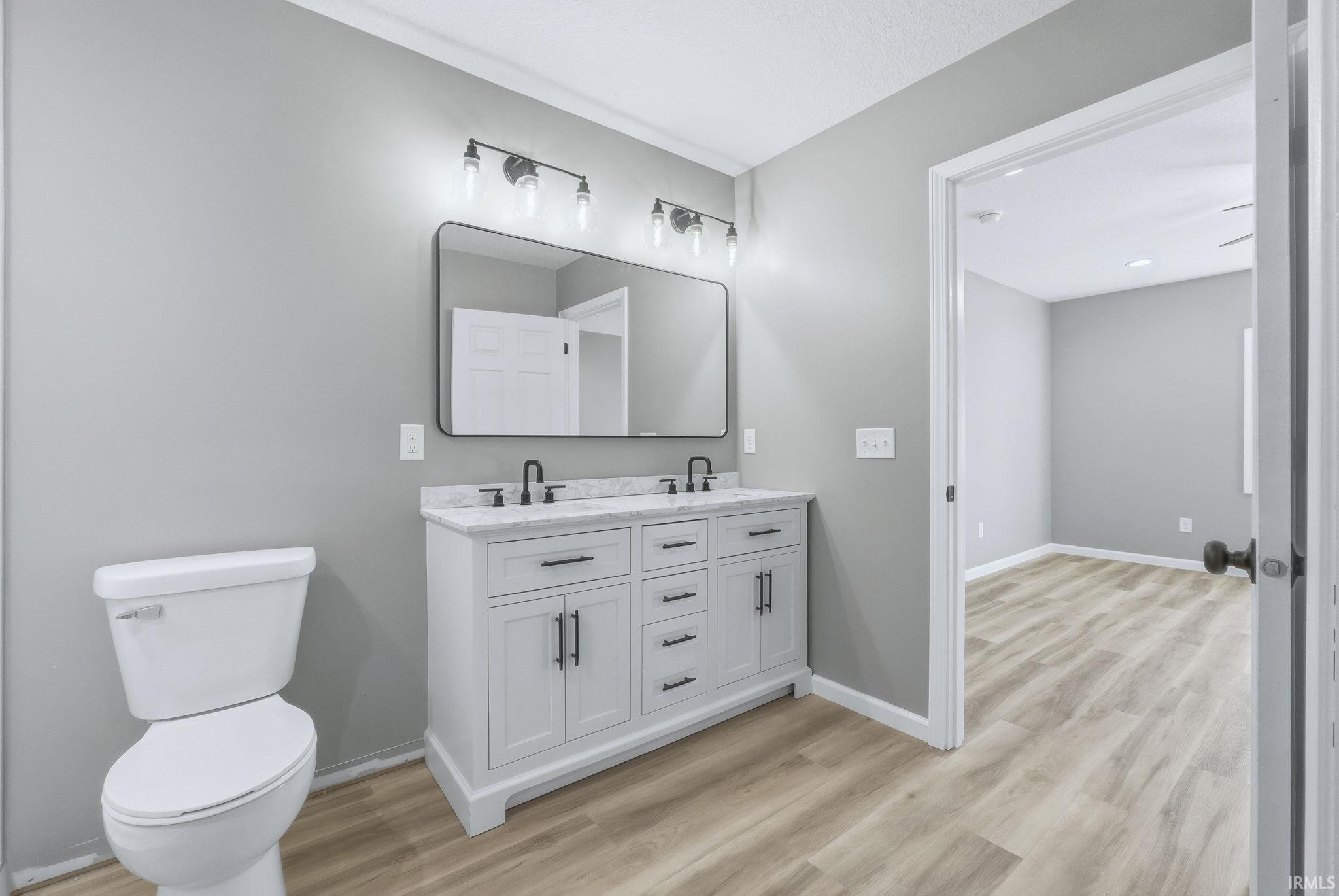 Churubusco, Indiana, 46723, United States, 3 Bedrooms Bedrooms, ,3 BathroomsBathrooms,Residential,For Sale,1987085