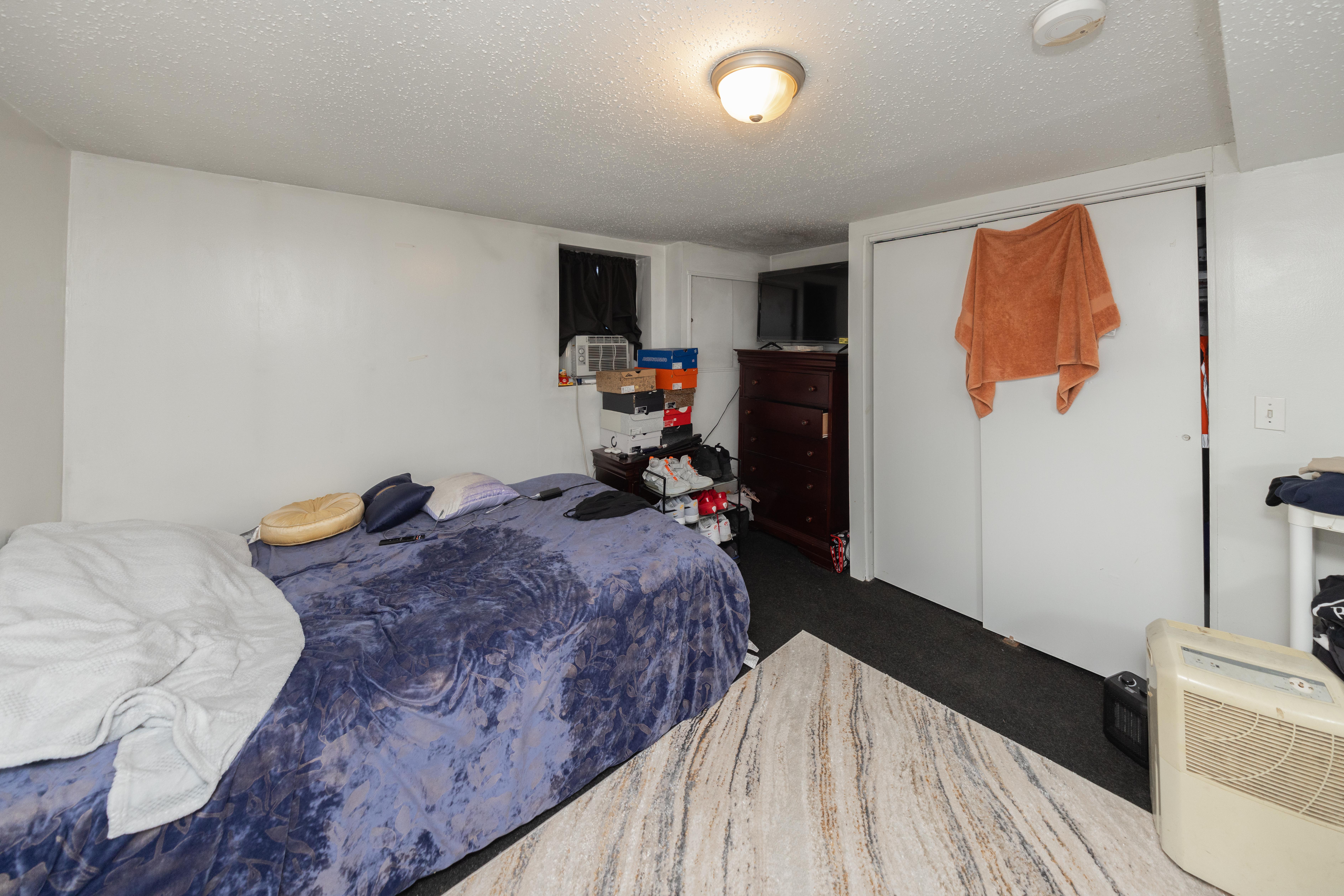 Chelsea, Massachusetts, 02150, United States, 5 Bedrooms Bedrooms, ,2 BathroomsBathrooms,Residential,For Sale,1983279