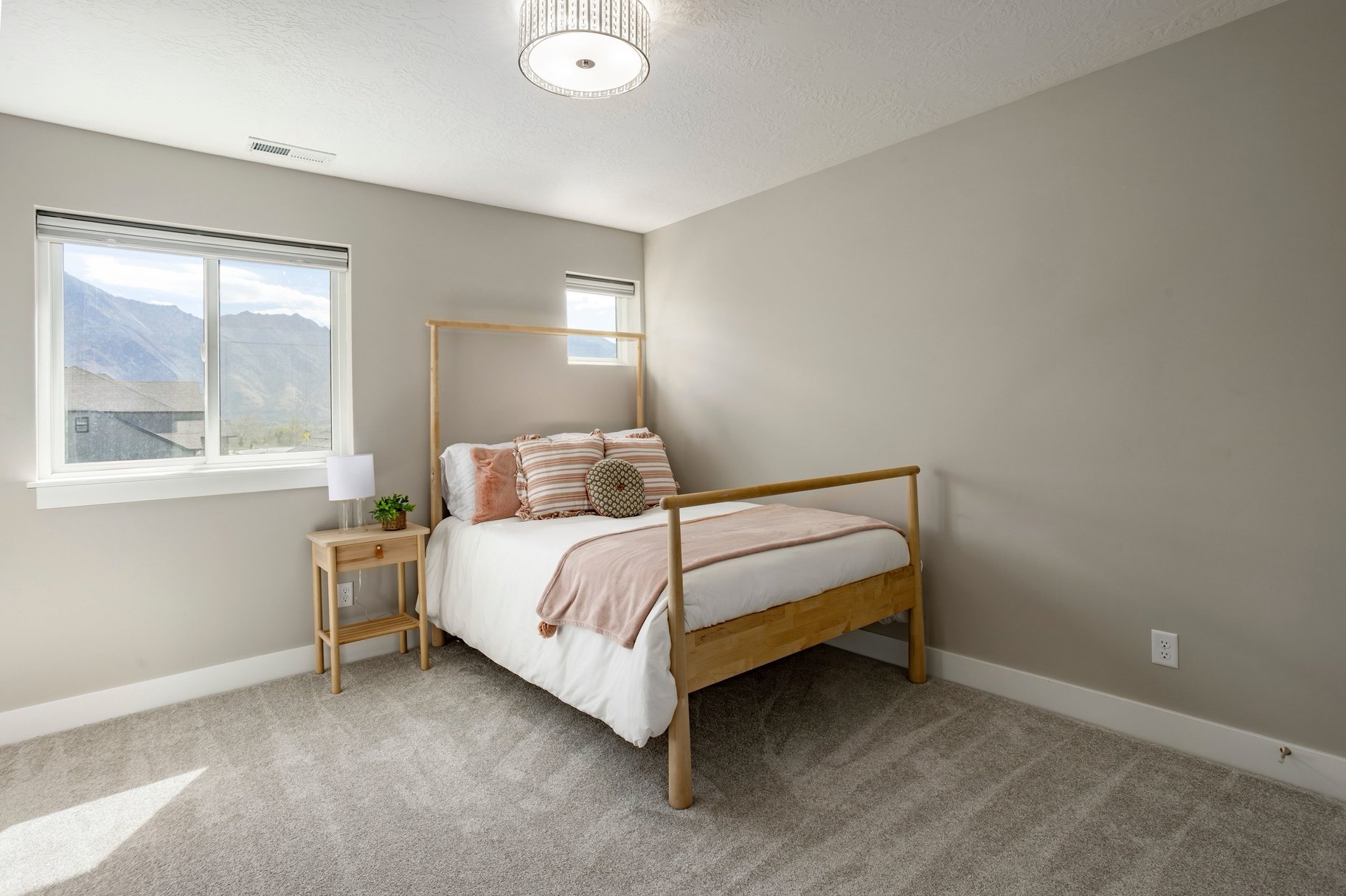  Practically Brand New Home in Highland, with Stunning Mountain Views - 物件實景