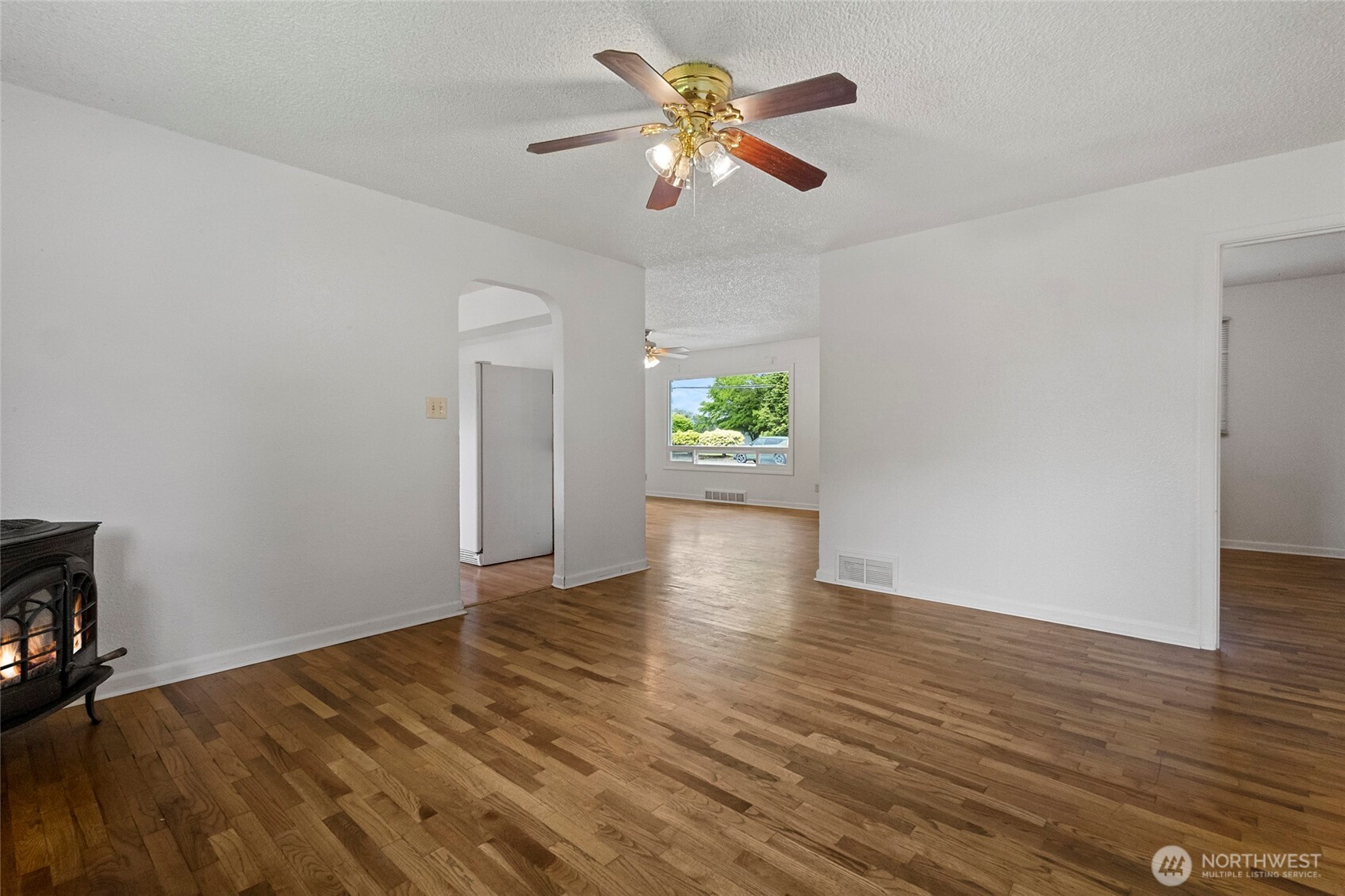 Ferndale, Washington, 98248, United States, 6 Bedrooms Bedrooms, ,2 BathroomsBathrooms,Residential,For Sale,1921640