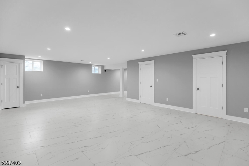 Bernards Twp., New Jersey, 07920, United States, 6 Bedrooms Bedrooms, ,5 BathroomsBathrooms,Residential,For Sale,2001685