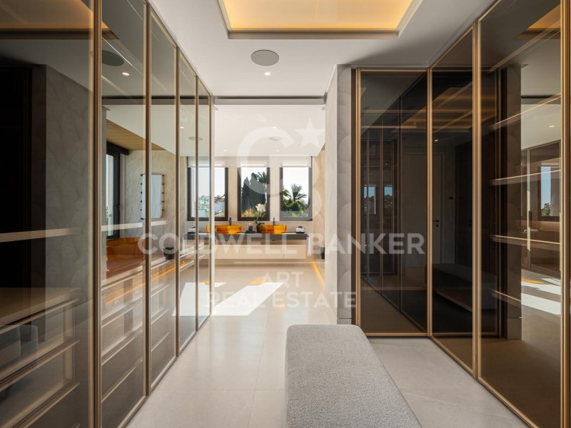 Marbella, Andalusia, ES, 5 Bedrooms Bedrooms, ,6 BathroomsBathrooms,Residential,For Sale,1985219