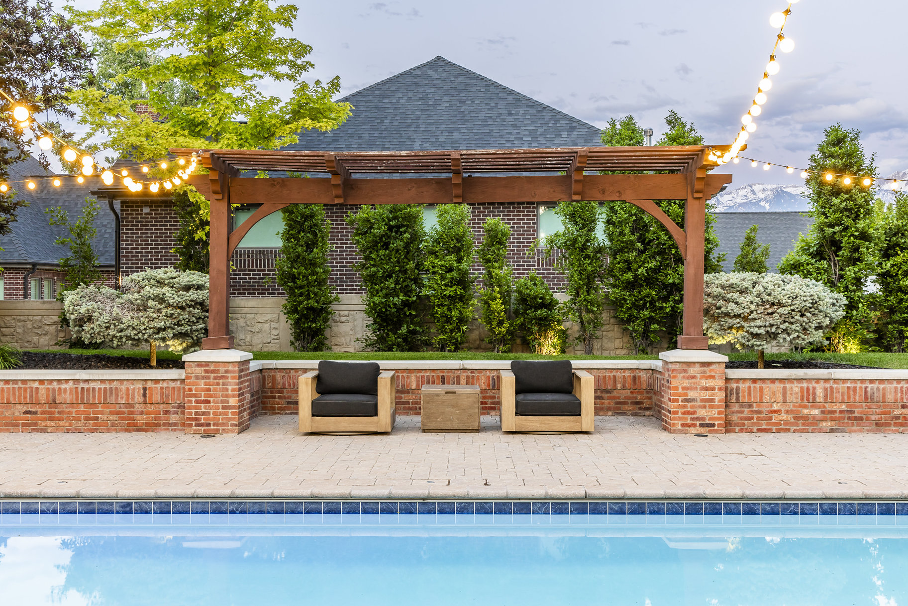  Gated West Jordan 2 Story Estate with 10 Car Garage and Swimming Pool - 物件實景