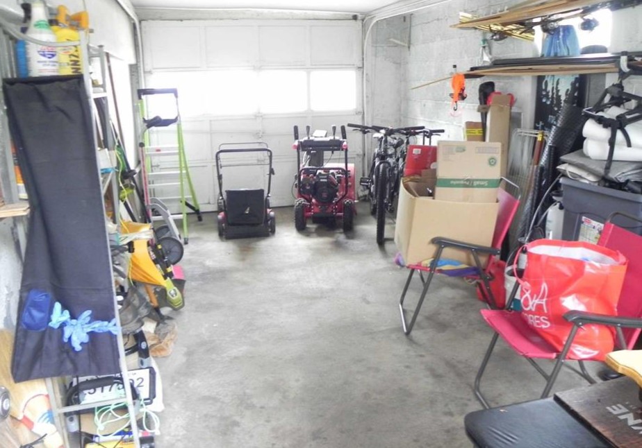 Maywood, New Jersey, 07607, United States, 4 Bedrooms Bedrooms, ,2 BathroomsBathrooms,Residential,For Sale,1872132