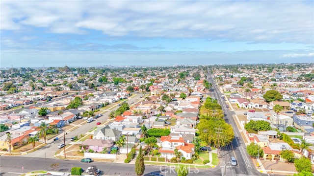 Los Angeles, California, 90047, United States, 3 Bedrooms Bedrooms, ,2 BathroomsBathrooms,Residential,For Sale,2002518