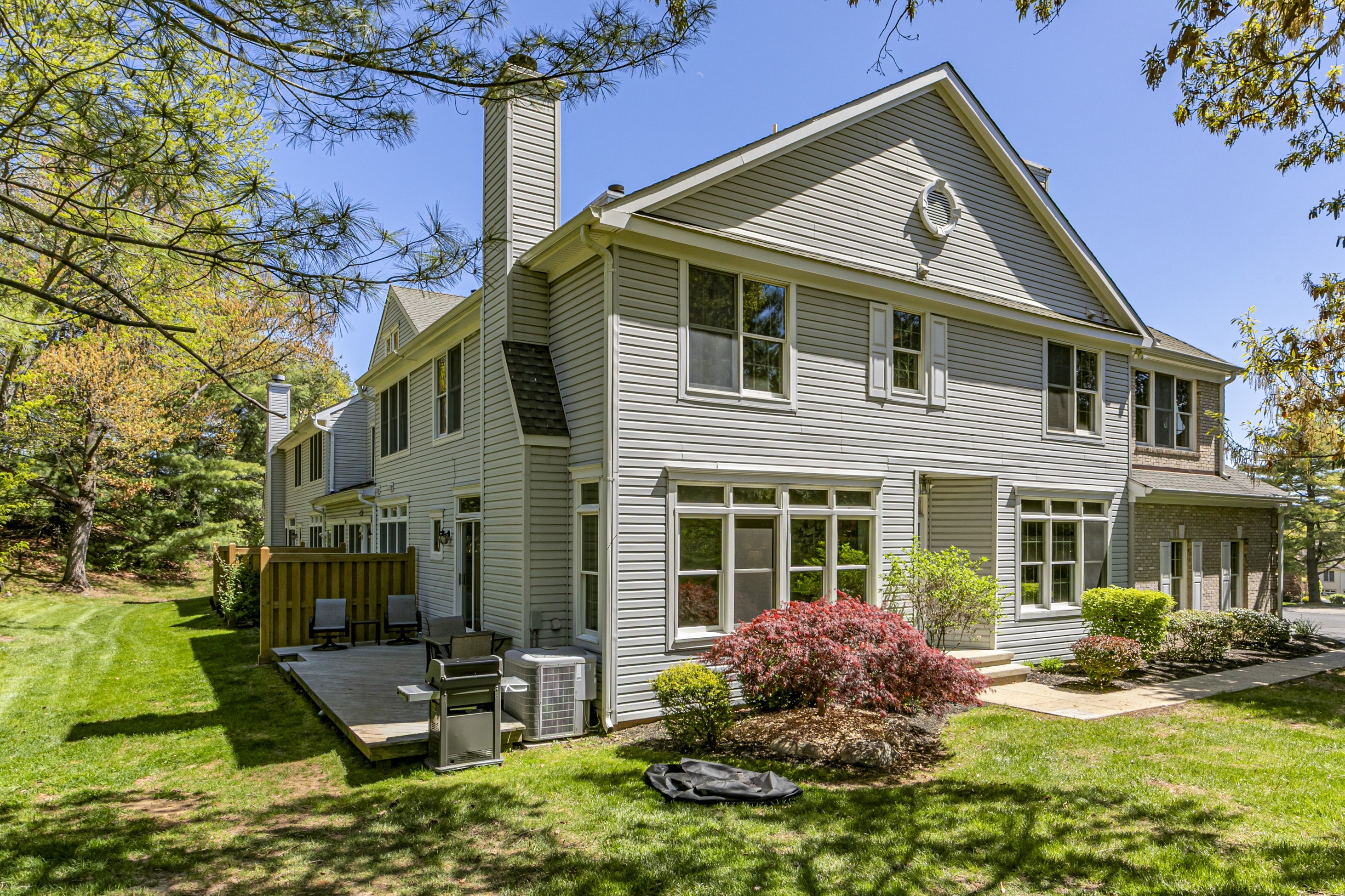  Largest End-Unit in Washington Oaks with Serene Views and Upgrades Galore - 物件實景