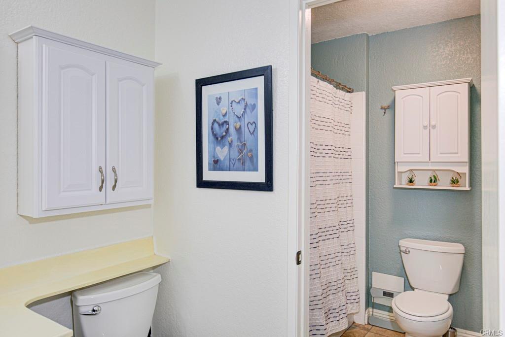 Lake Forest, California, 92630, United States, 2 Bedrooms Bedrooms, ,2 BathroomsBathrooms,Residential,For Sale,1944905
