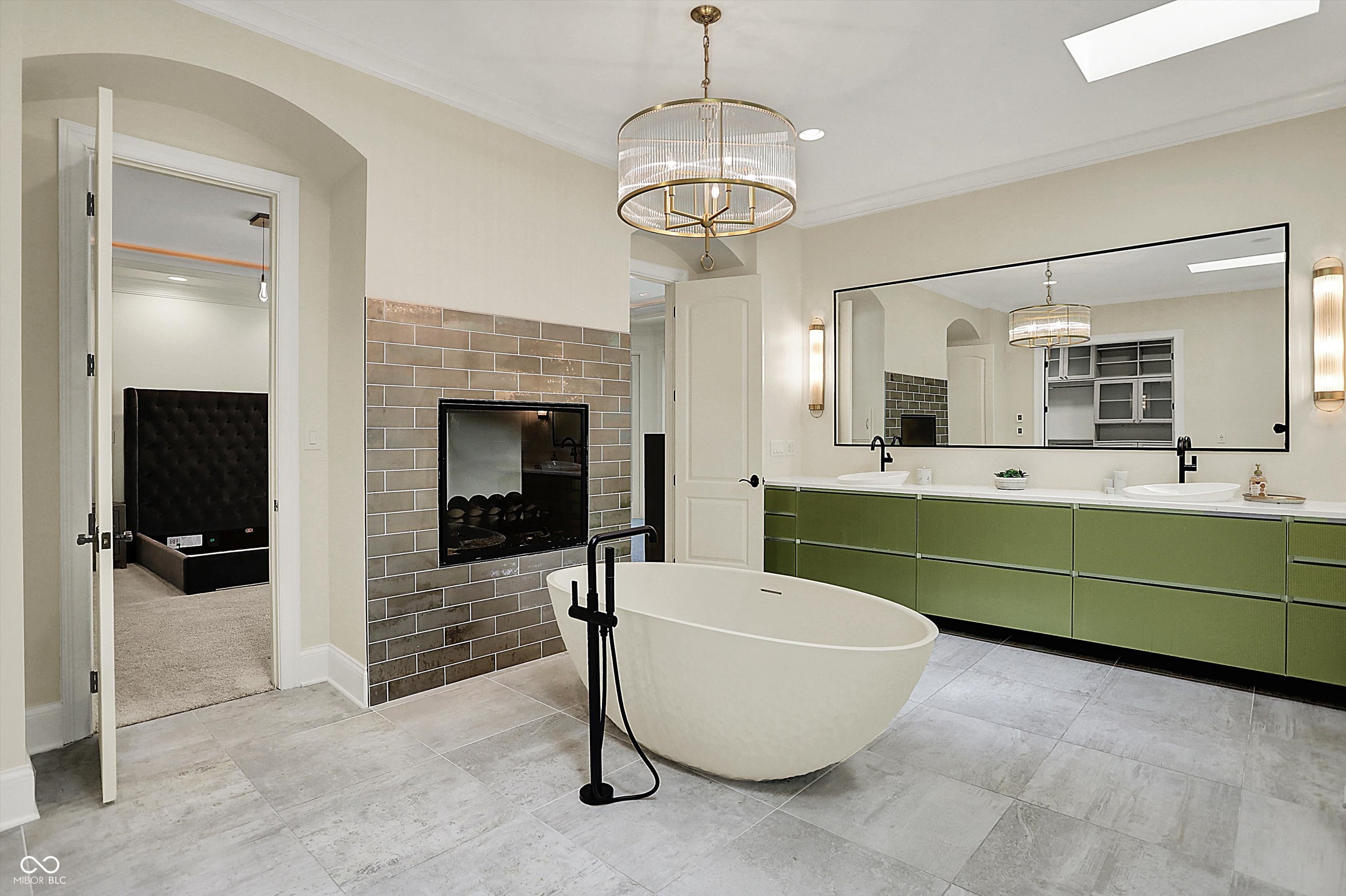 Noblesville, Indiana, 46062, United States, 6 Bedrooms Bedrooms, ,9 BathroomsBathrooms,Residential,For Sale,1979033