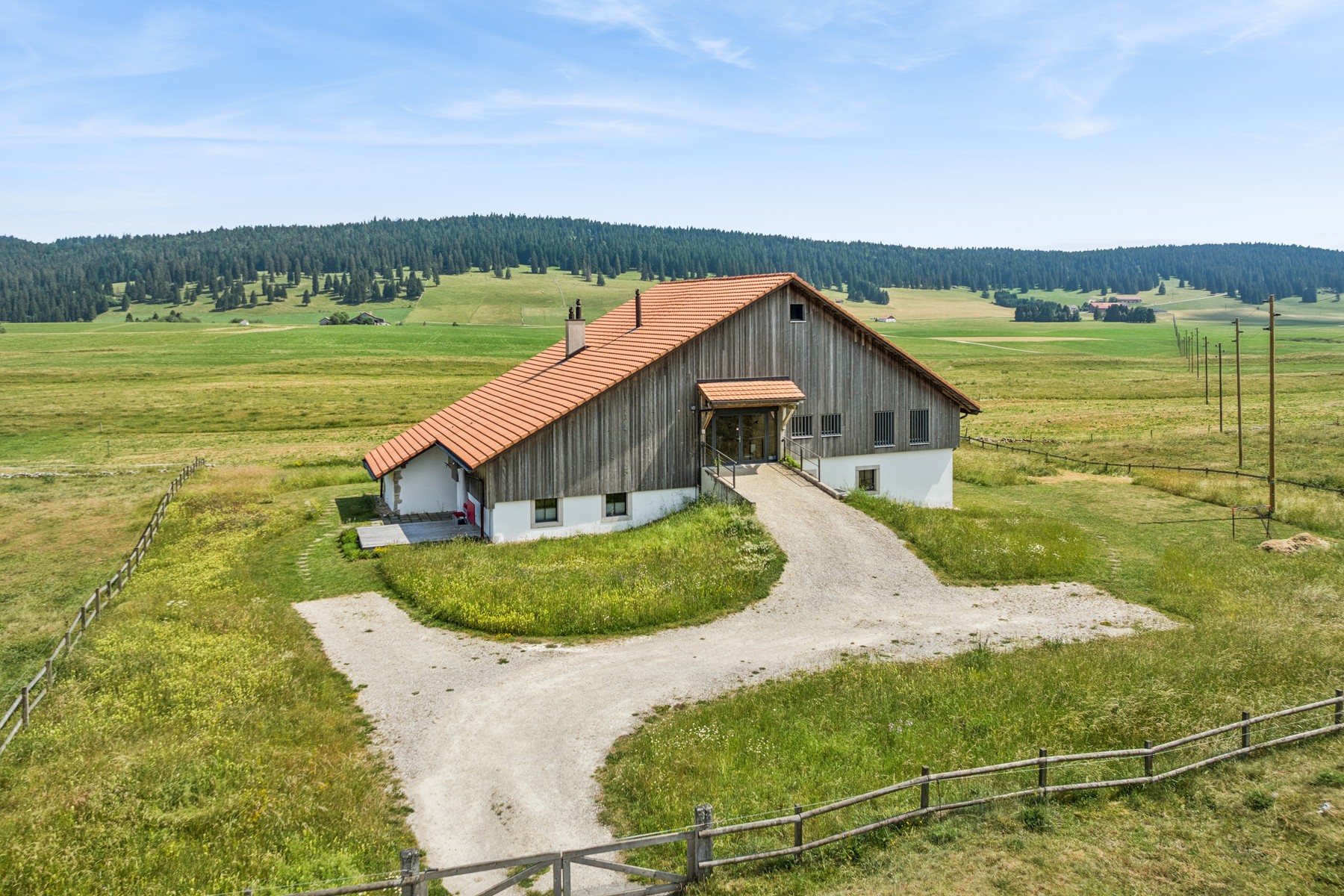  A stunning, fully renovated farmhouse consisting of 2 apartments - 物件實景