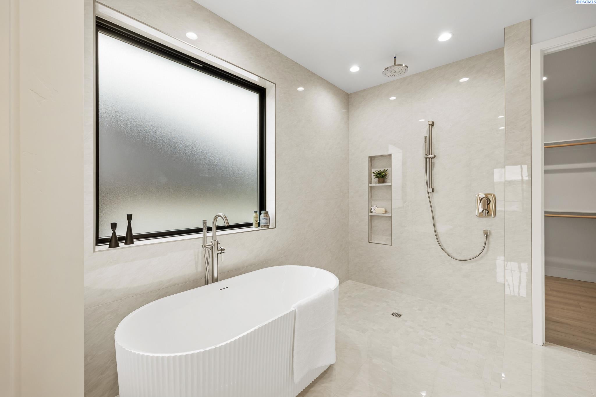 Richland, Washington, 99352, United States, 4 Bedrooms Bedrooms, ,2 BathroomsBathrooms,Residential,For Sale,2000118