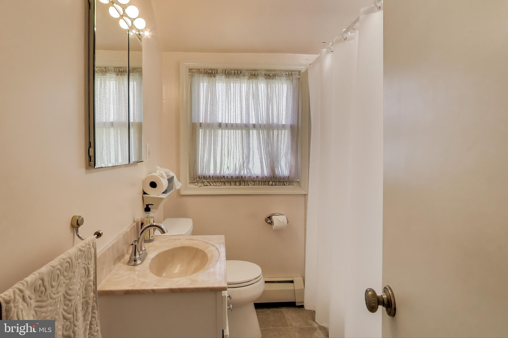 Cheverly, Maryland, 20785, United States, 5 Bedrooms Bedrooms, ,2 BathroomsBathrooms,Residential,For Sale,1990402