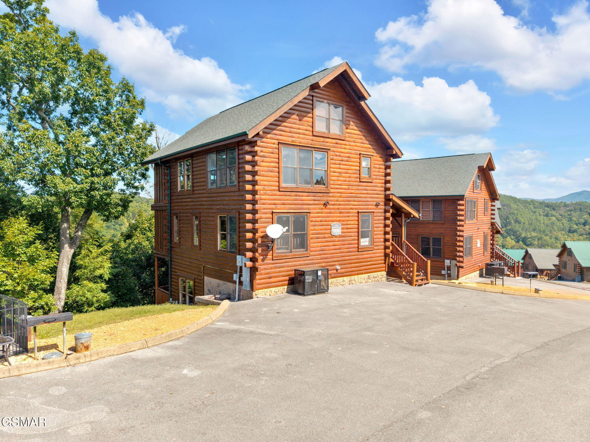 Sevierville, Tennessee, 37862, United States, 3 Bedrooms Bedrooms, ,3 BathroomsBathrooms,Residential,For Sale,1974724