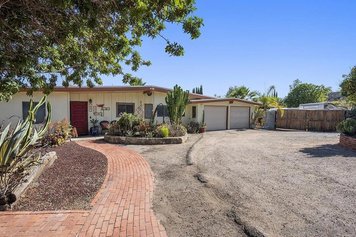 La Mesa, California, 91941, United States, 3 Bedrooms Bedrooms, ,4 BathroomsBathrooms,Residential,For Sale,1911905