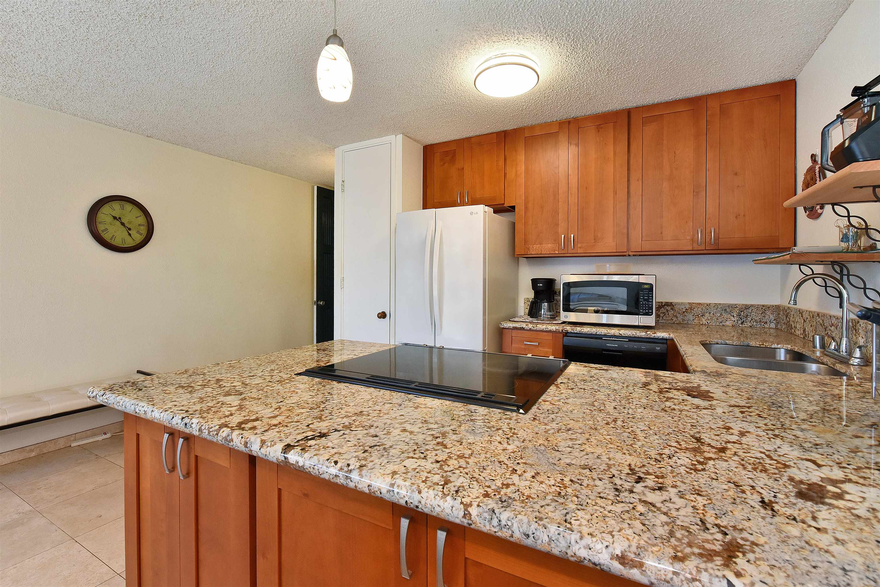 Wailuku, Hawaii, 96793, United States, 1 Bedroom Bedrooms, ,1 BathroomBathrooms,Residential,For Sale,1990319