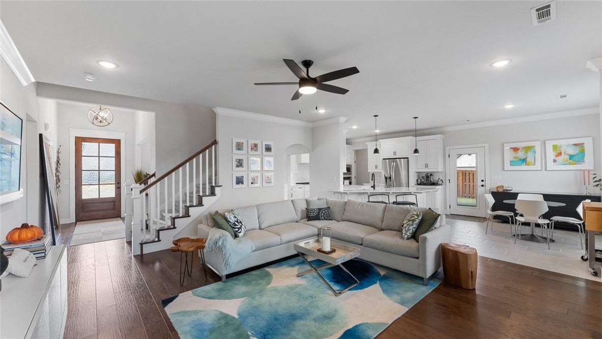 Bentonville, Arkansas, 72713, United States, 4 Bedrooms Bedrooms, ,3 BathroomsBathrooms,Residential,For Sale,1989403