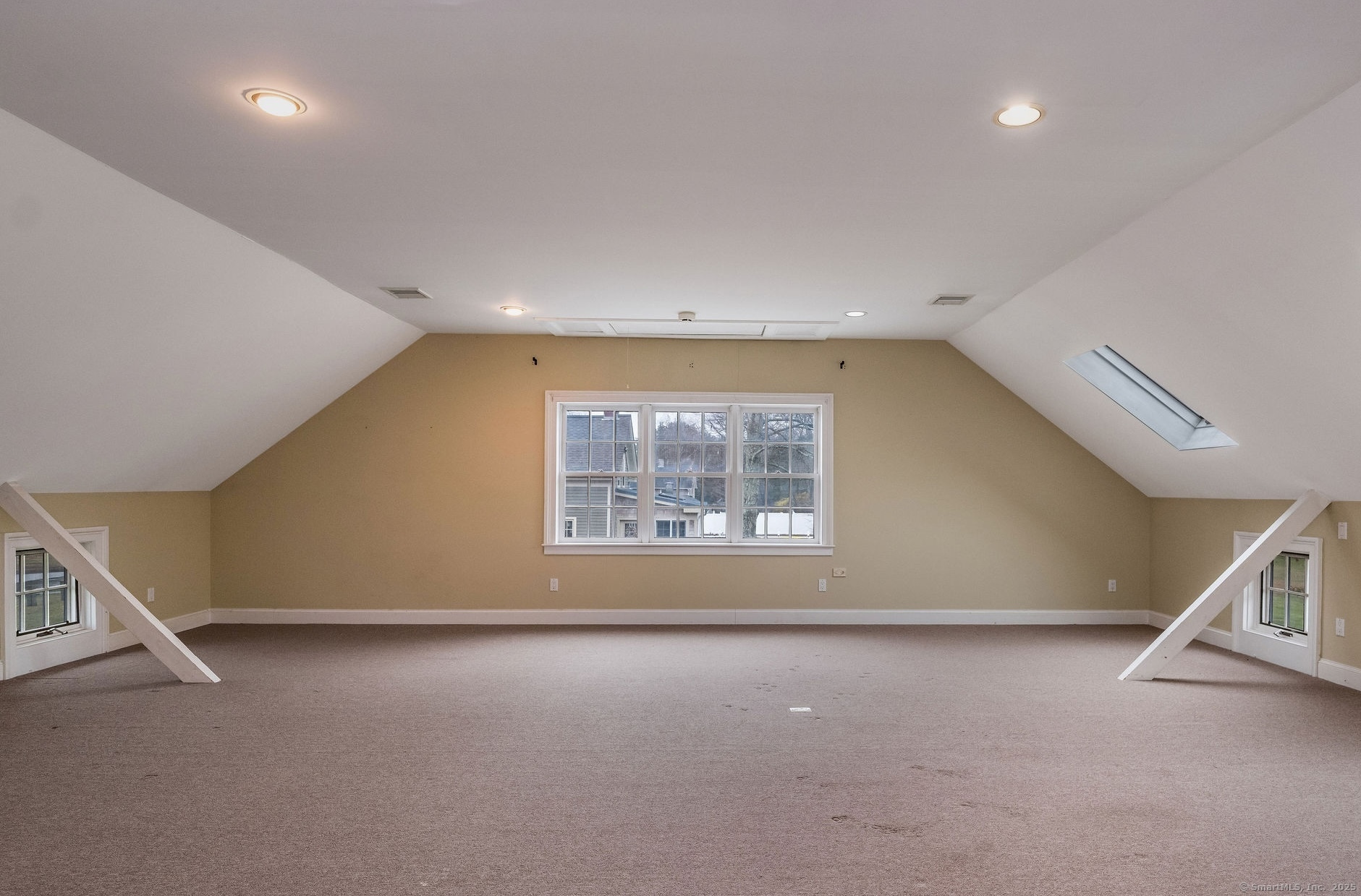 Old Lyme, Connecticut, 06371, United States, 4 Bedrooms Bedrooms, ,2 BathroomsBathrooms,Residential,For Sale,1998441