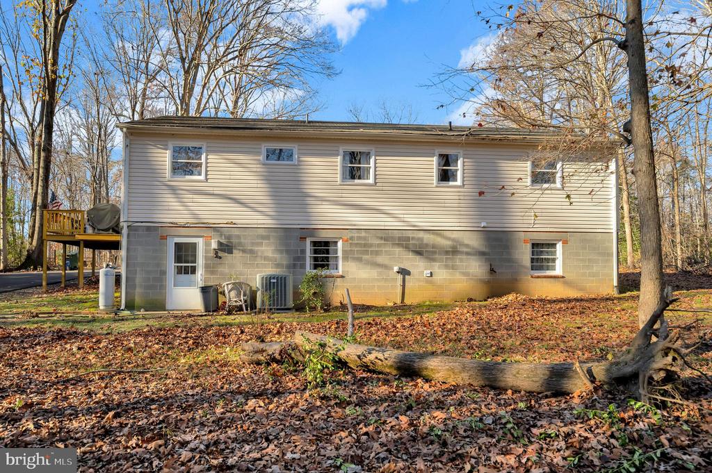 Fredericksburg, Virginia, 22406, United States, 5 Bedrooms Bedrooms, ,3 BathroomsBathrooms,Residential,For Sale,1977445