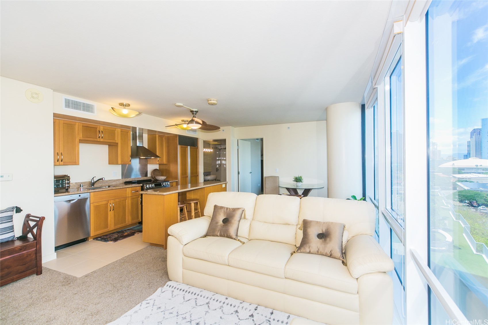 Honolulu, Hawaii, 96814, United States, 1 Bedroom Bedrooms, ,1 BathroomBathrooms,Residential,For Sale,1991987