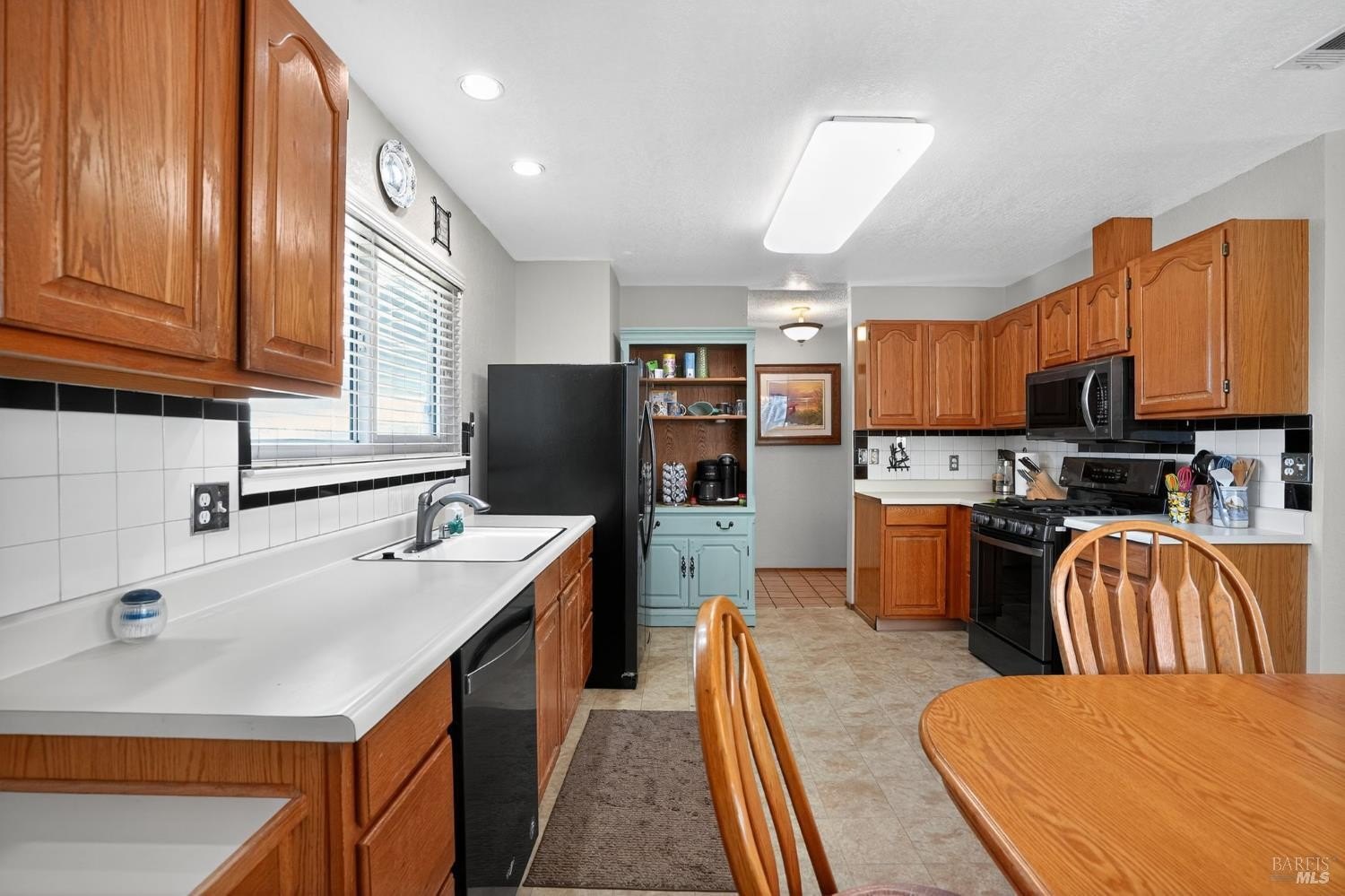 Fairfield, California, 94533, United States, 3 Bedrooms Bedrooms, ,2 BathroomsBathrooms,Residential,For Sale,1924818