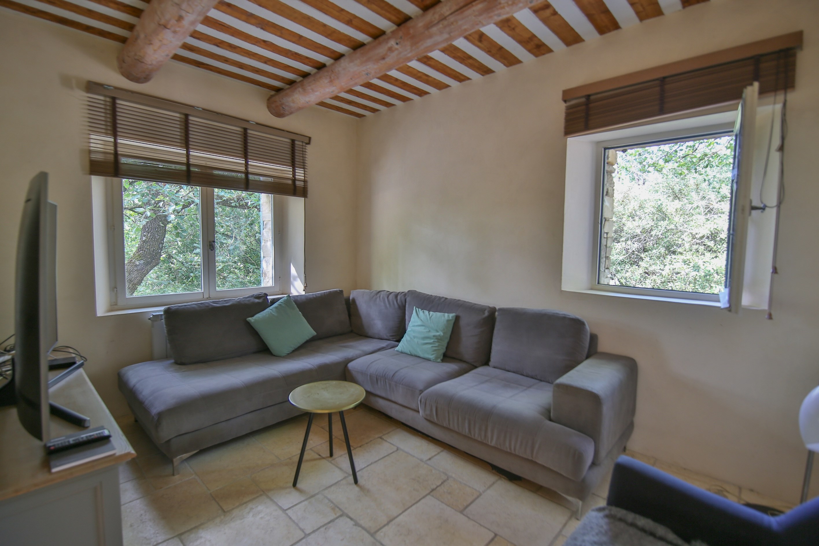  Elegant stone property in the heart of the Luberon