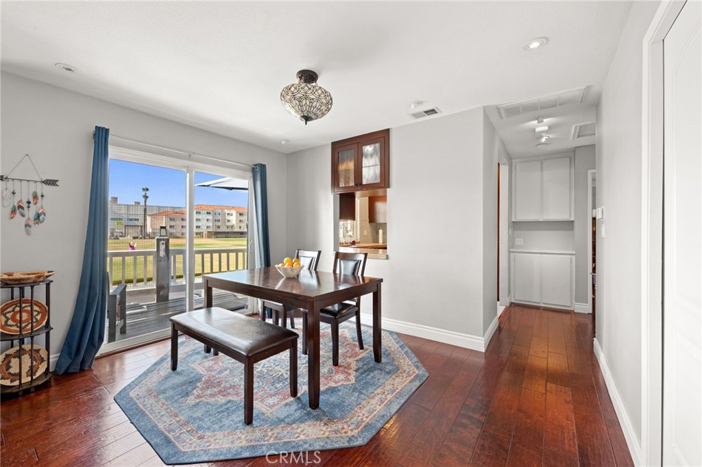 Costa Mesa, California, 92626, United States, 2 Bedrooms Bedrooms, ,2 BathroomsBathrooms,Residential,For Sale,1928708