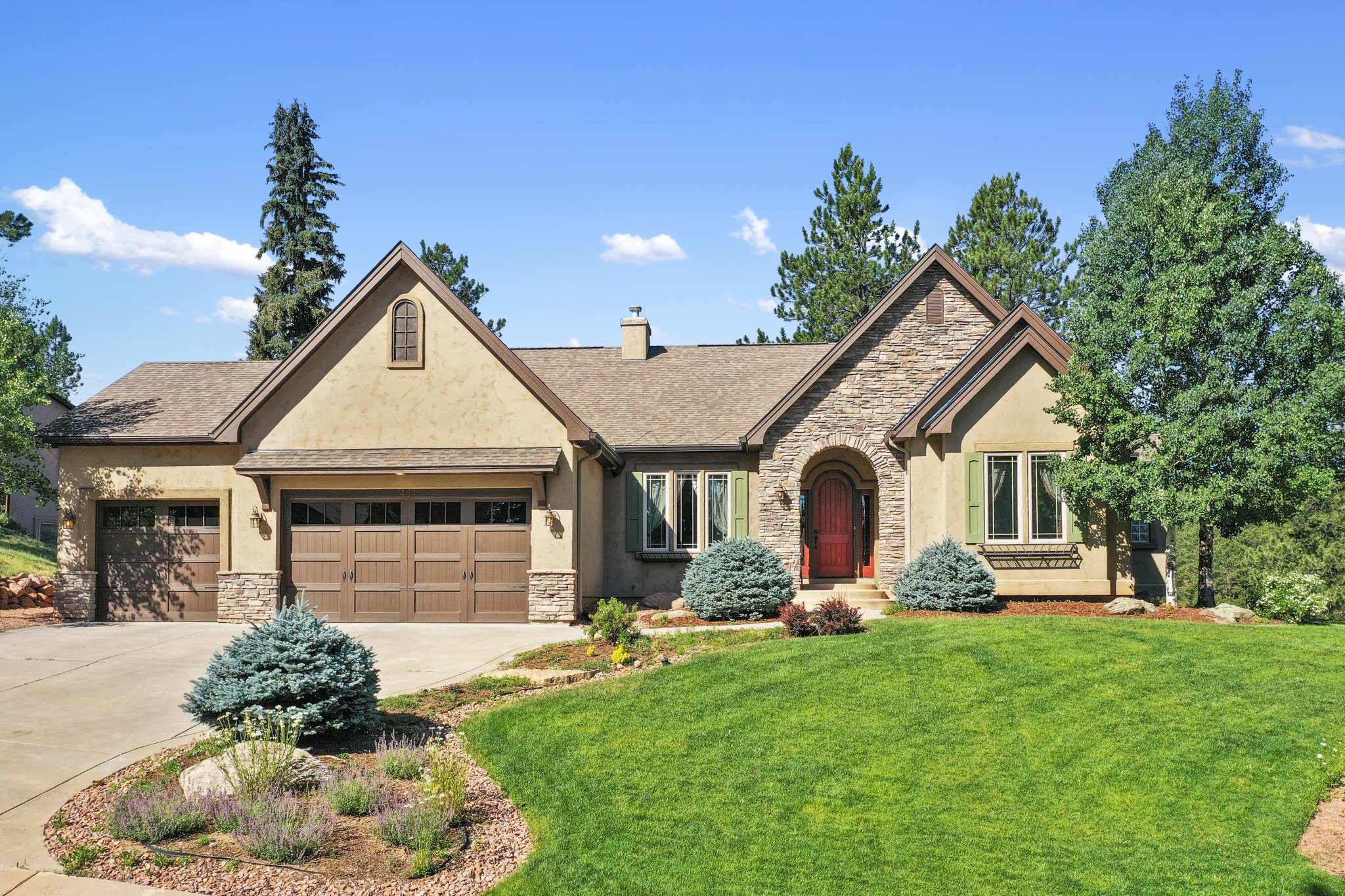 Woodland Park, Colorado, 80863, United States, 4 Bedrooms Bedrooms, ,4 BathroomsBathrooms,Residential,For Sale,1908296