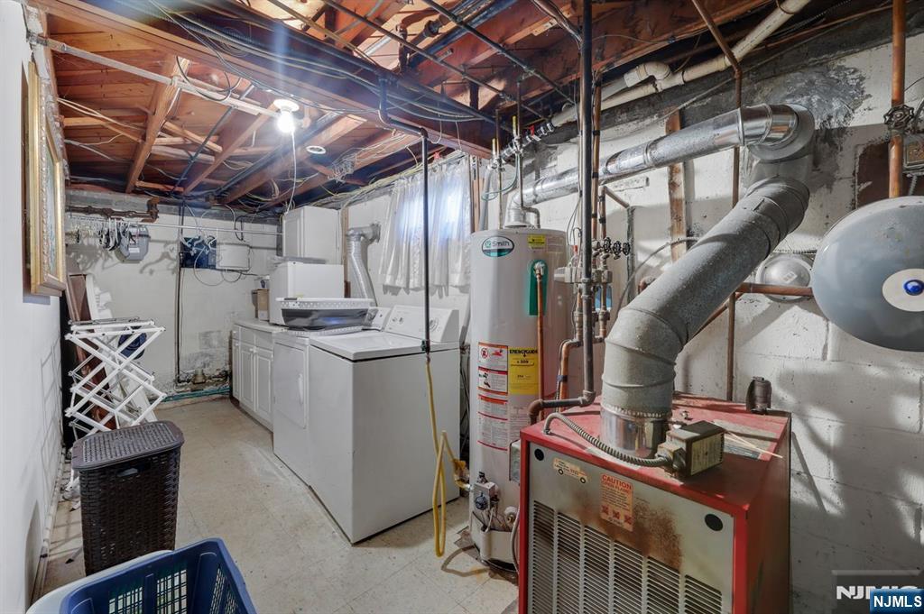 Oakland, New Jersey, 07436, United States, 2 Bedrooms Bedrooms, ,2 BathroomsBathrooms,Residential,For Sale,1988173