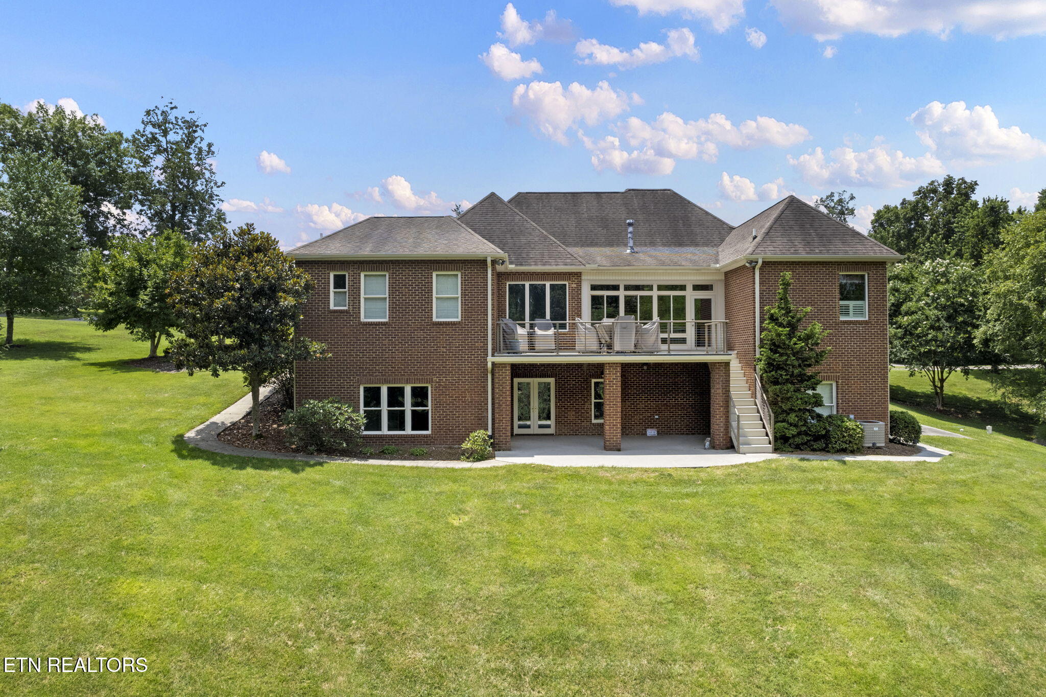 Kingston, Tennessee, 37763, United States, 3 Bedrooms Bedrooms, ,4 BathroomsBathrooms,Residential,For Sale,1885979