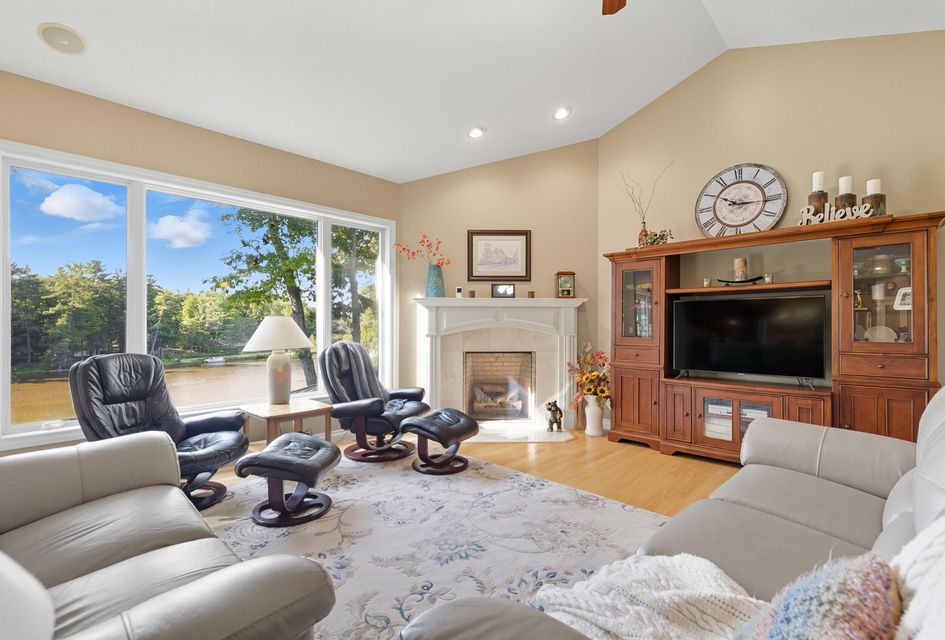 Big Rapids, Michigan, 49307, United States, 3 Bedrooms Bedrooms, ,4 BathroomsBathrooms,Residential,For Sale,1976014