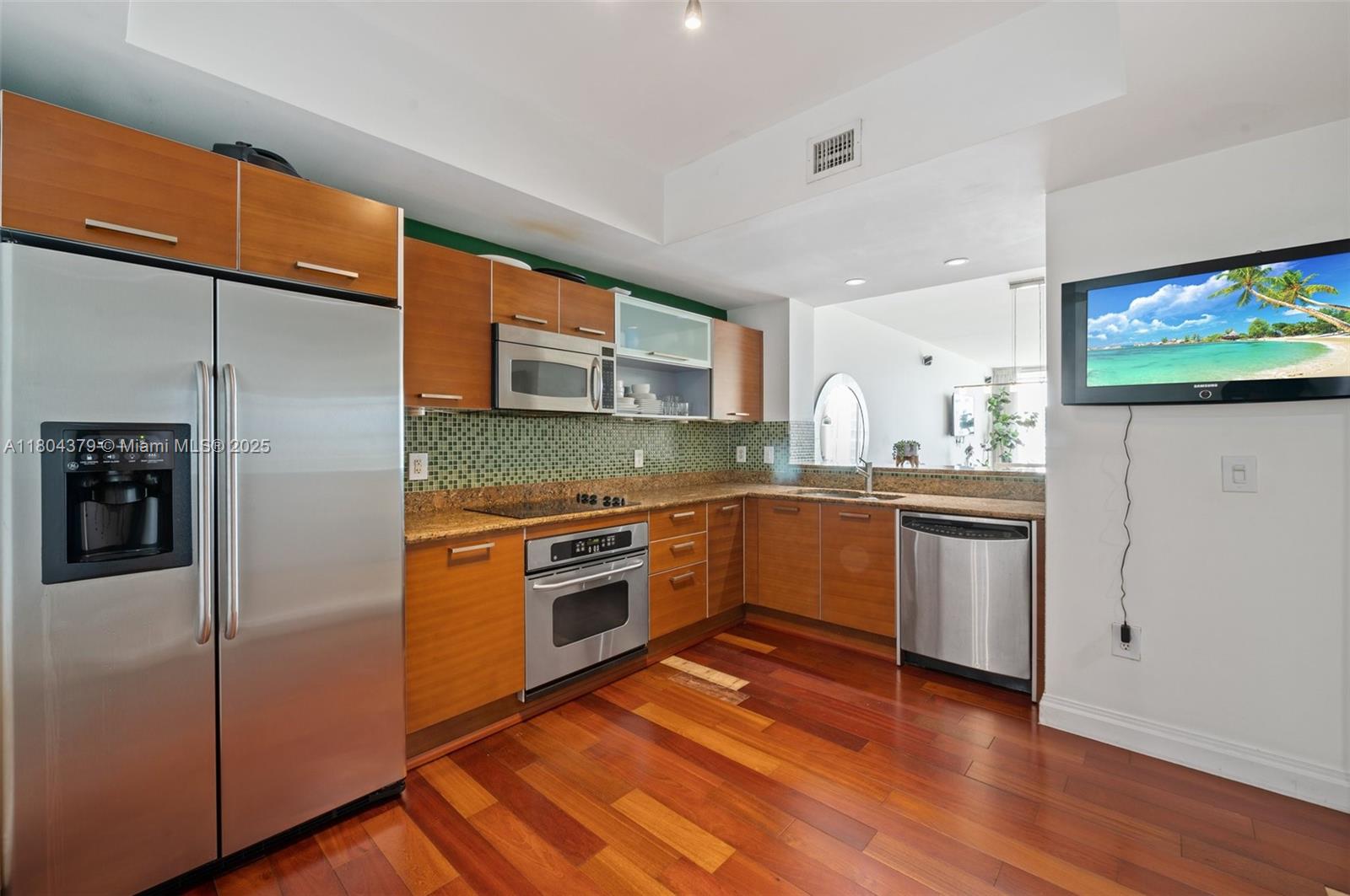 Aventura, Florida, 33180, United States, 2 Bedrooms Bedrooms, ,3 BathroomsBathrooms,Residential,For Sale,1826878
