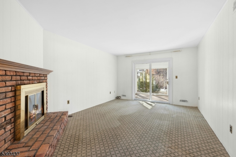 Berkeley Heights Twp., New Jersey, 07922, United States, 4 Bedrooms Bedrooms, ,2 BathroomsBathrooms,Residential,For Sale,2003400