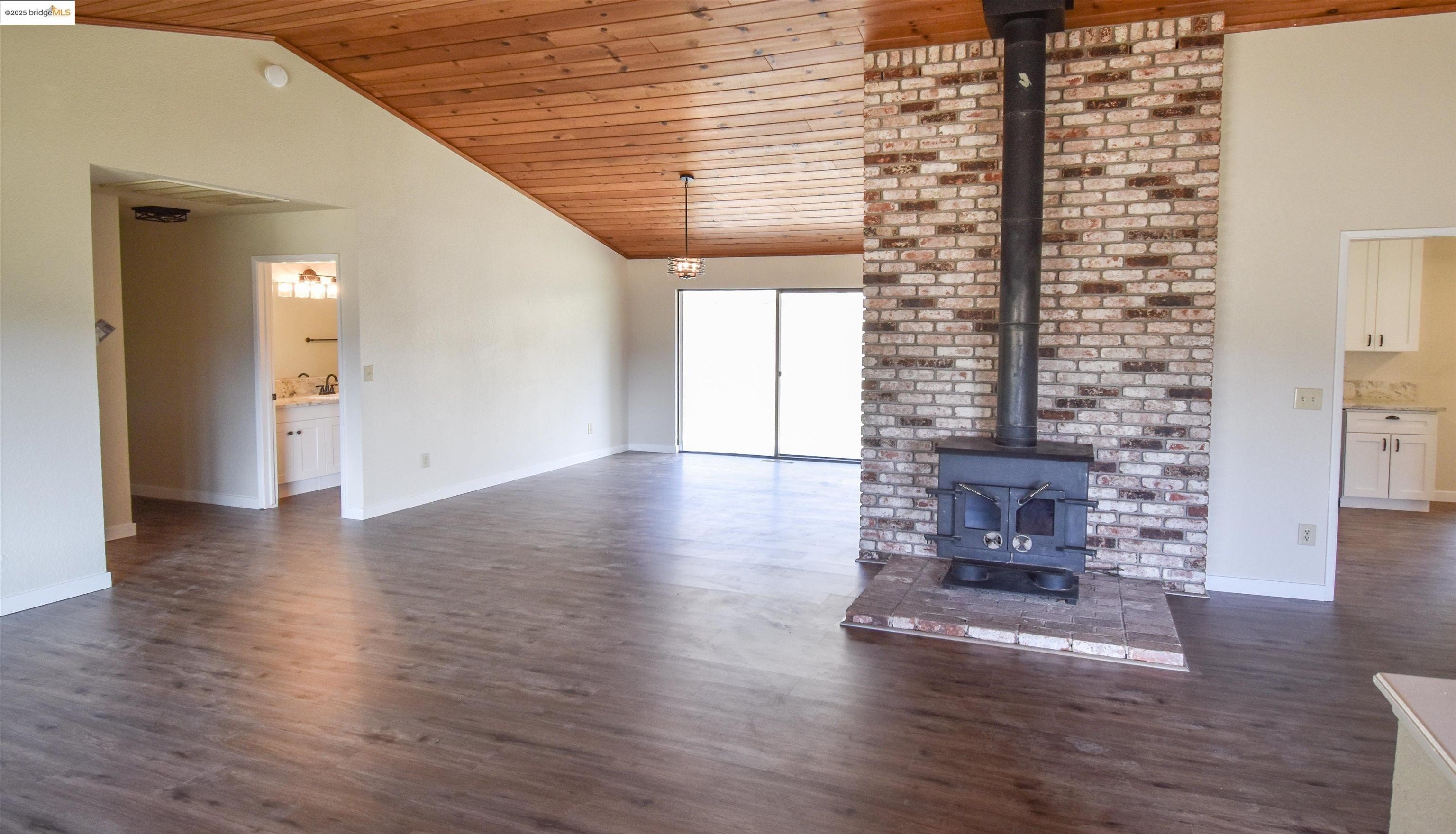 Jamestown, California, 95327, United States, 3 Bedrooms Bedrooms, ,2 BathroomsBathrooms,Residential,For Sale,1970906