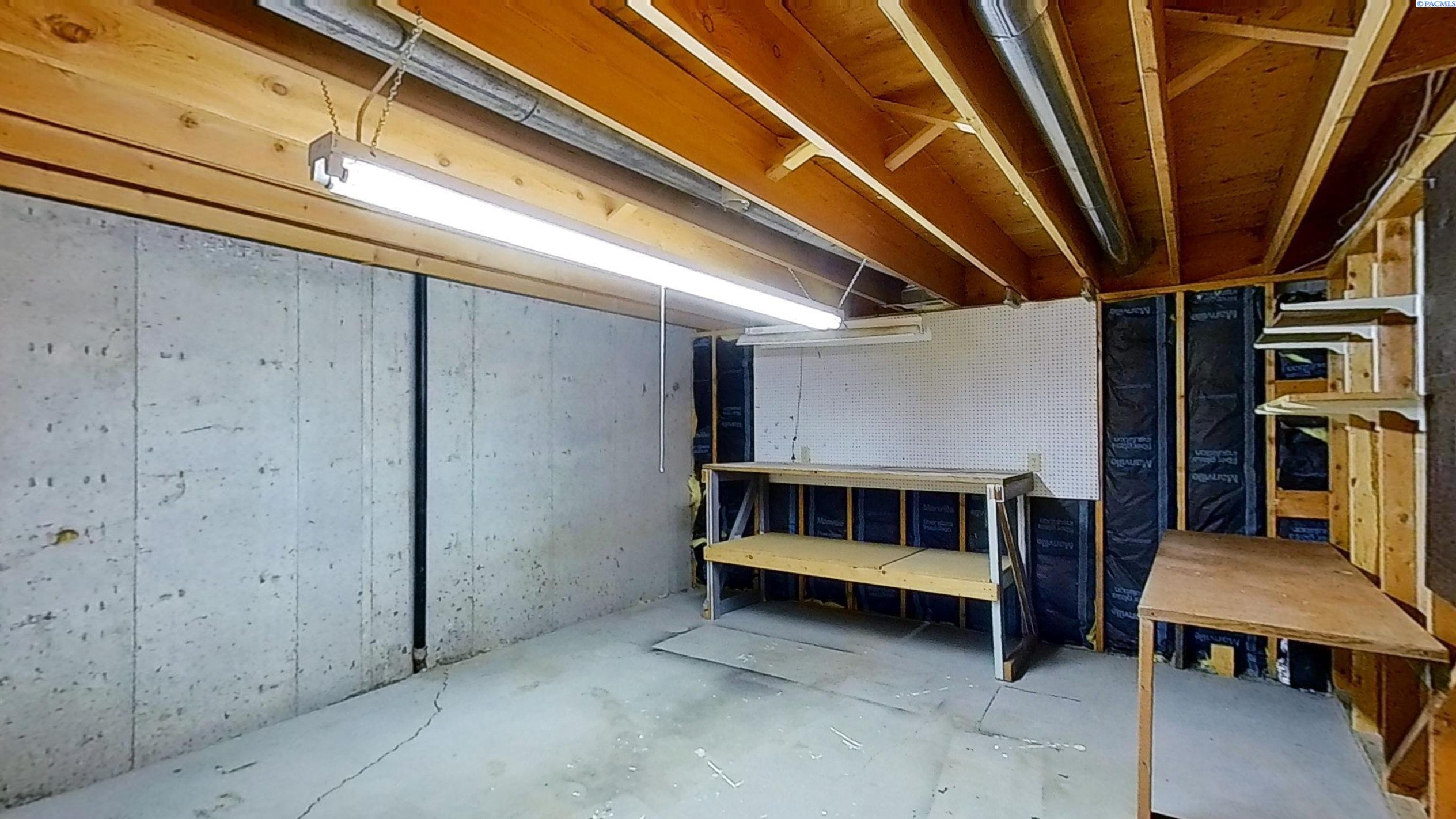 Pullman, Washington, 99163, United States, 4 Bedrooms Bedrooms, ,1 BathroomBathrooms,Residential,For Sale,1858265