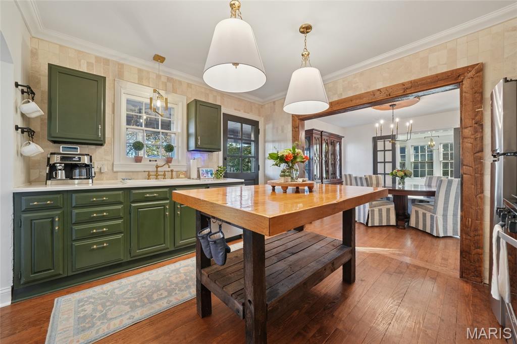 Kirkwood, Missouri, 63122, United States, 3 Bedrooms Bedrooms, ,4 BathroomsBathrooms,Residential,For Sale,2002227