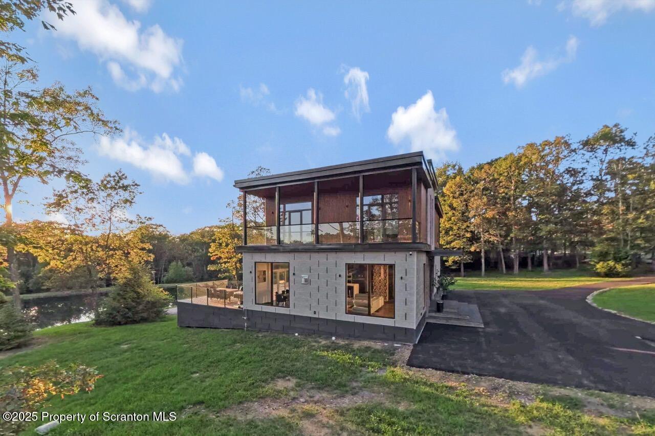 Bear Creek, Pennsylvania, 18602, United States, 4 Bedrooms Bedrooms, ,3 BathroomsBathrooms,Residential,For Sale,2002172