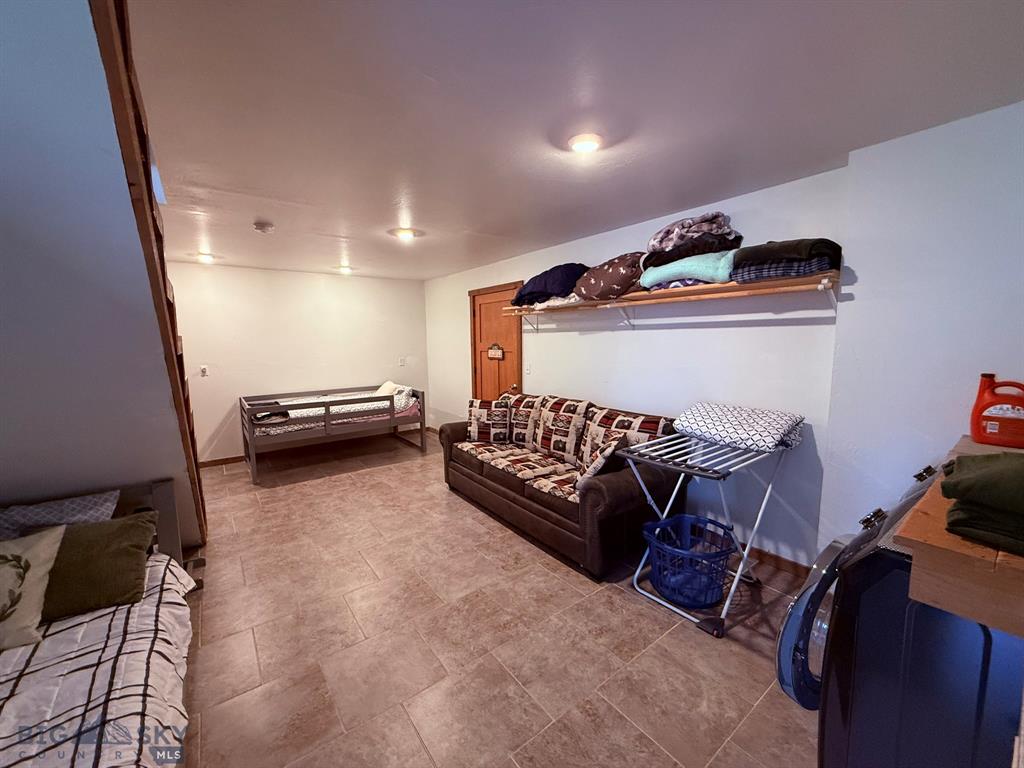 Anaconda, Montana, 59711, United States, 3 Bedrooms Bedrooms, ,3 BathroomsBathrooms,Residential,For Sale,1974006