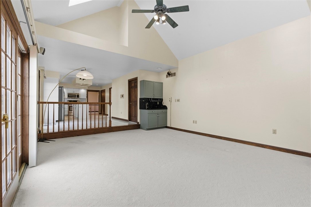 Robinson Twp, Pennsylvania, 15136, United States, 4 Bedrooms Bedrooms, ,4 BathroomsBathrooms,Residential,For Sale,1992157