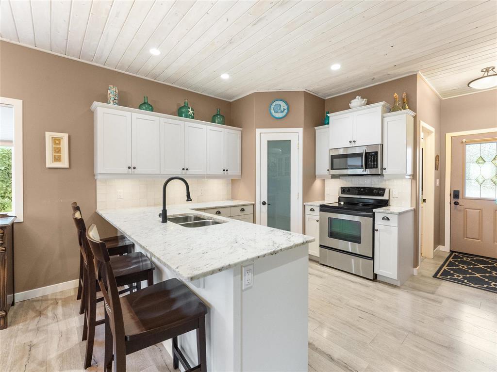 LESTER BEACH, Manitoba, R0E 0E0, CA, 4 Bedrooms Bedrooms, ,3 BathroomsBathrooms,Residential,For Sale,1949698