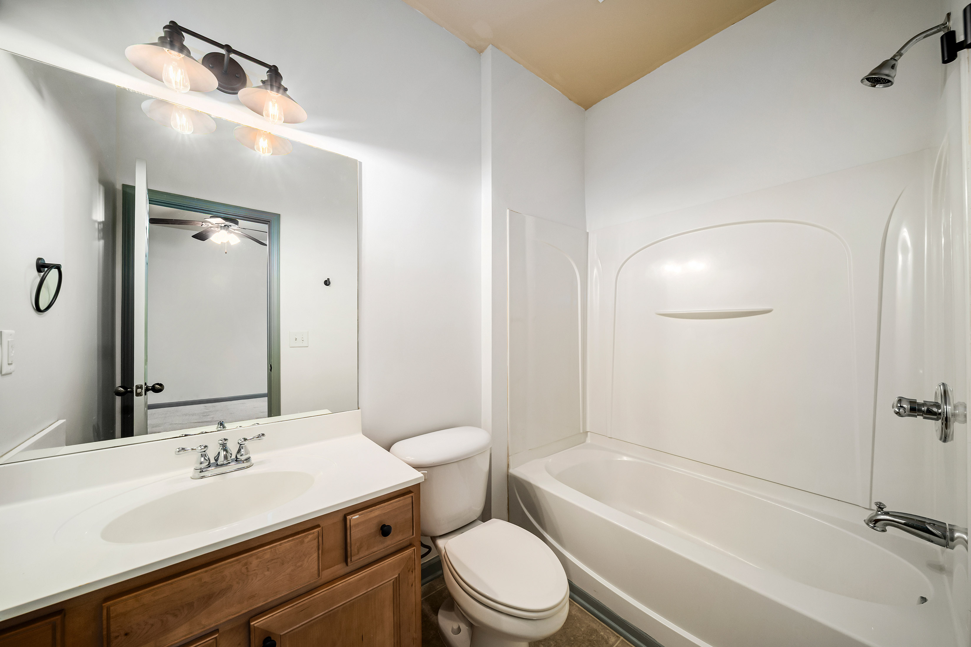  Beautifully Appointed End-Unit Townhome - 物件實景