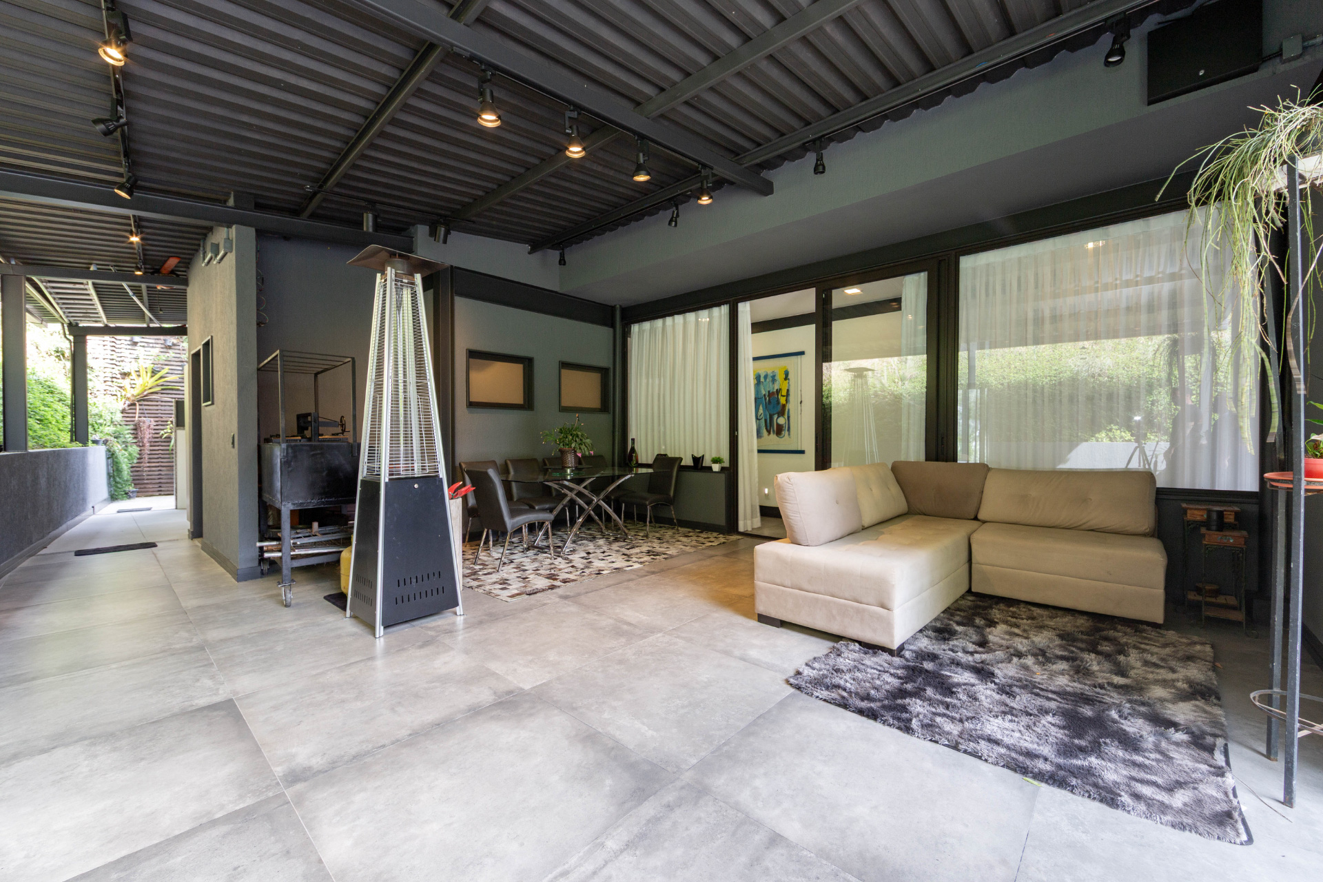 Single-story residence with four suites in a high-standard condominium - 物件實景