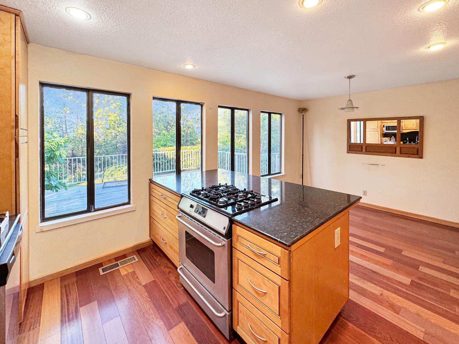 Grass Valley, California, 95949, United States, 2 Bedrooms Bedrooms, ,2 BathroomsBathrooms,Residential,For Sale,1879253