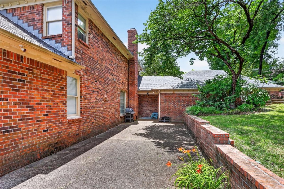Germantown, Tennessee, 38139, United States, 5 Bedrooms Bedrooms, ,4 BathroomsBathrooms,Residential,For Sale,2048767