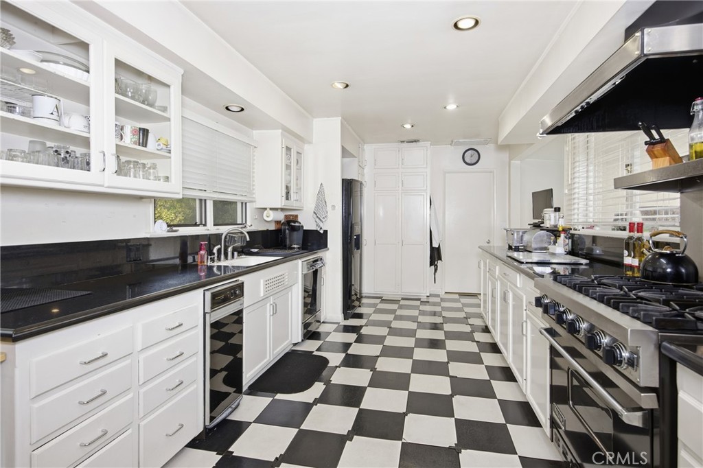 Beverly Hills, California, 90210, United States, 4 Bedrooms Bedrooms, ,5 BathroomsBathrooms,Residential,For Sale,2002159