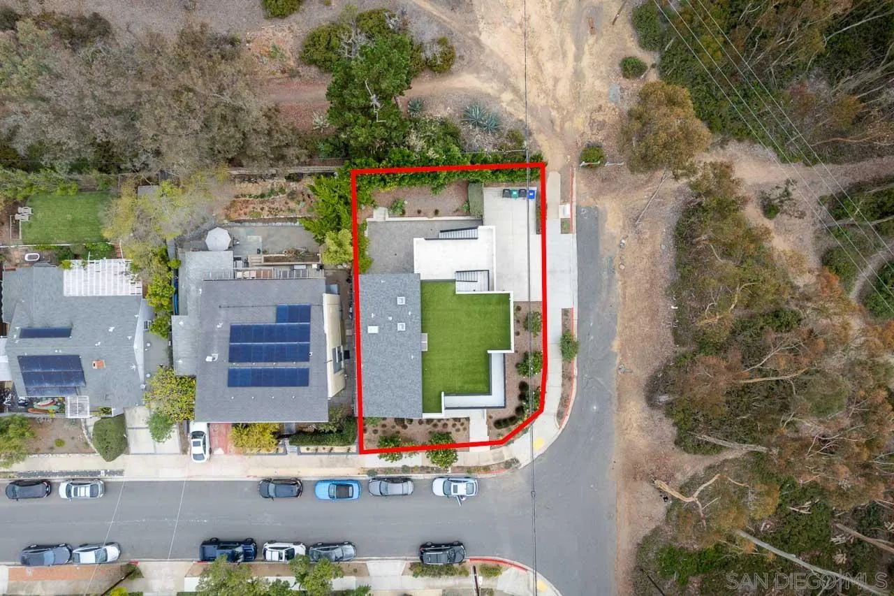 La Jolla, California, 92037, United States, 4 Bedrooms Bedrooms, ,3 BathroomsBathrooms,Residential,For Sale,1992074