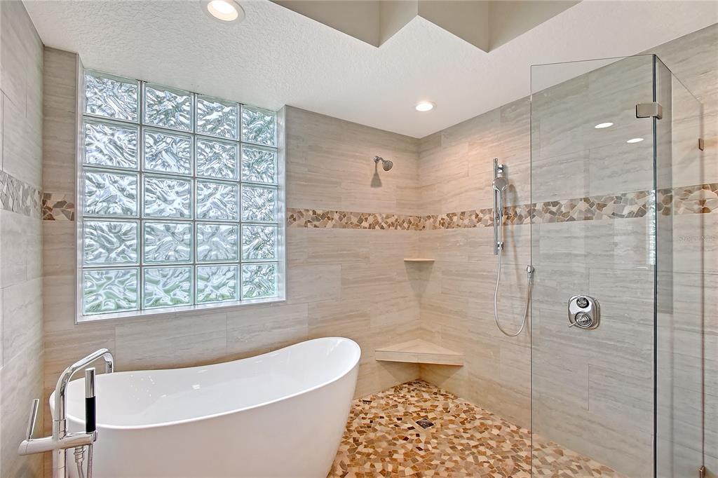 Sarasota, Florida, 34238, United States, 3 Bedrooms Bedrooms, ,2 BathroomsBathrooms,Residential,For Sale,1866711