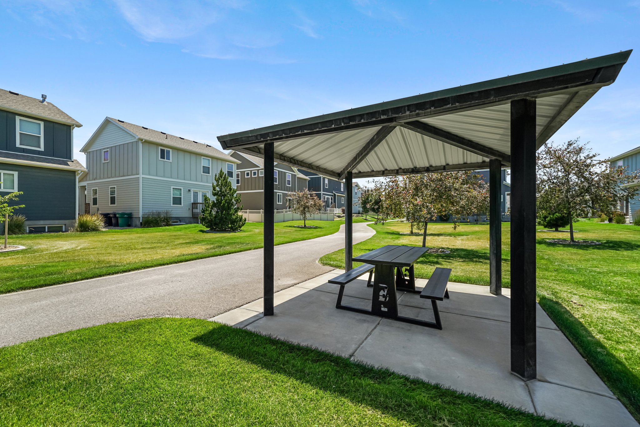 Bluffdale, Utah, 84065, United States, 4 Bedrooms Bedrooms, ,4 BathroomsBathrooms,Residential,For Sale,1915355