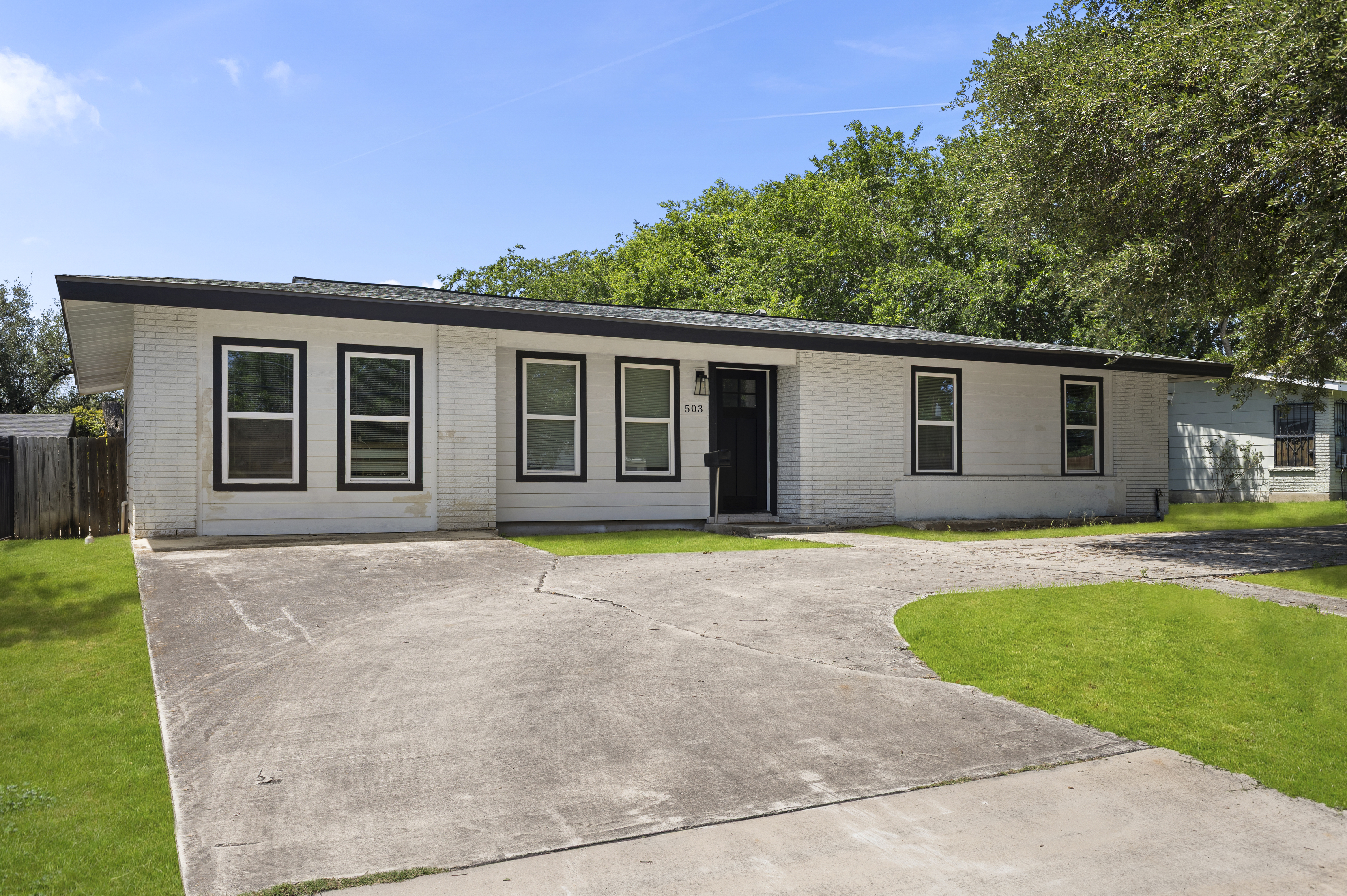  Fully Renovated & Move-In Ready - 物件實景