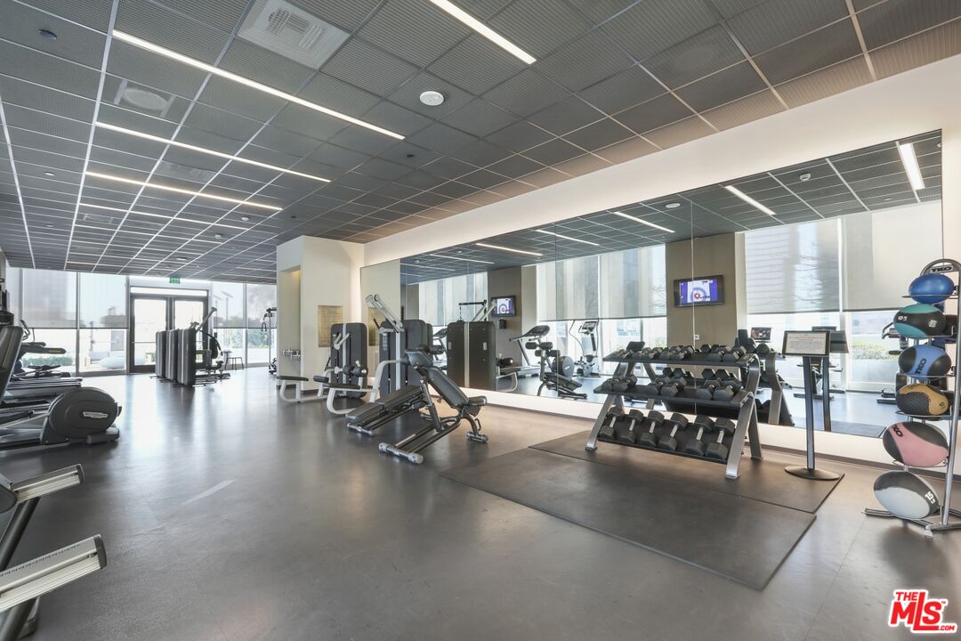 Los Angeles, California, 90017, United States, 1 Bedroom Bedrooms, ,2 BathroomsBathrooms,Residential,For Sale,1987856