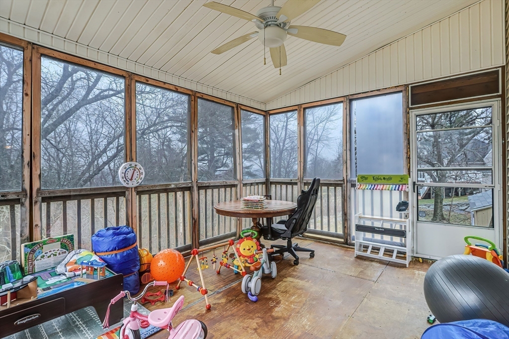 Southbridge, Massachusetts, 01550, United States, 3 Bedrooms Bedrooms, ,3 BathroomsBathrooms,Residential,For Sale,1930417
