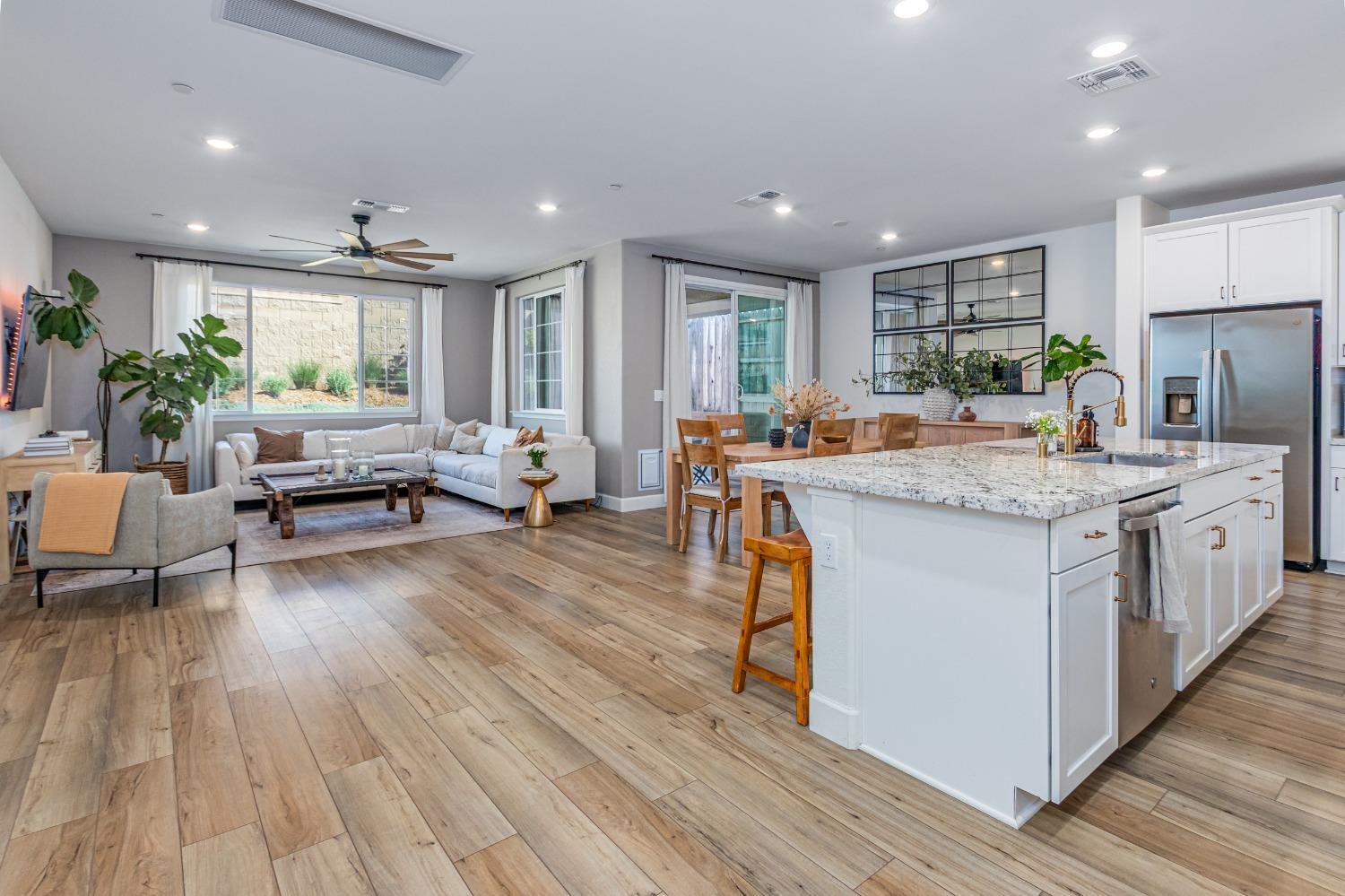 Folsom, California, 95630, United States, 4 Bedrooms Bedrooms, ,3 BathroomsBathrooms,Residential,For Sale,1924612